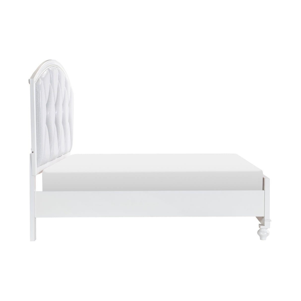 Aria White Eastern King Platform Bed With Footboard Storage