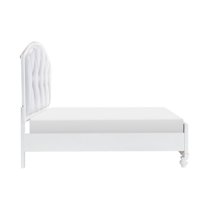 Aria White Queen Platform Bed With Footboard Storage