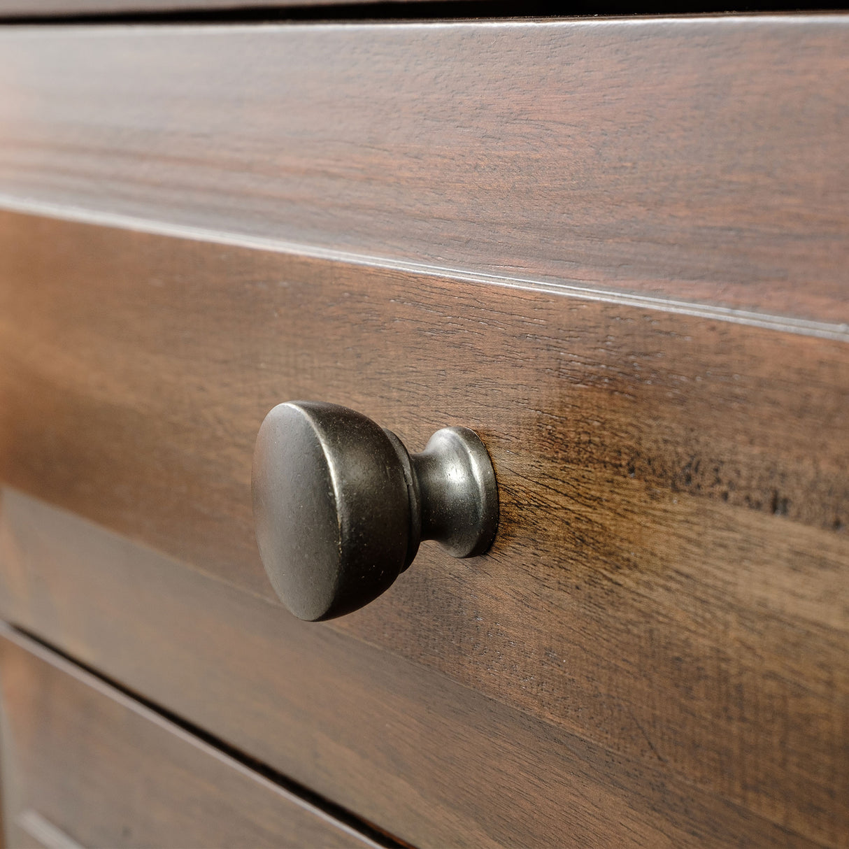 Avenue Weathered Burnished Brown 8-Drawer Dresser And Mirror