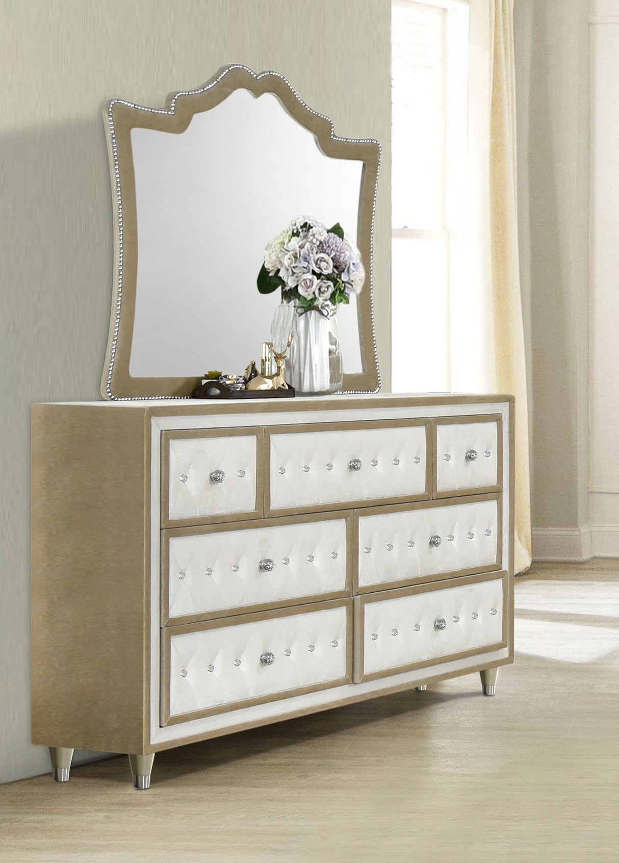 Antonella Ivory / Camel 7-Drawer Upholstered Dresser With Mirror