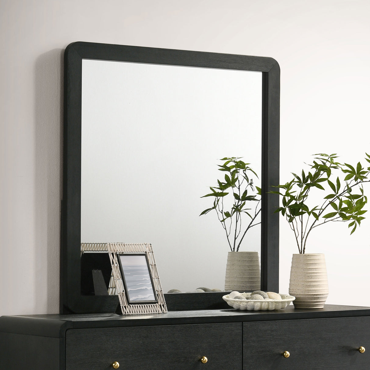 Cavelle Black Dresser Mirror Black