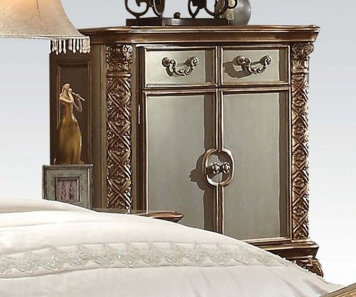 Acme Vendome Button Tufted Bedroom Set