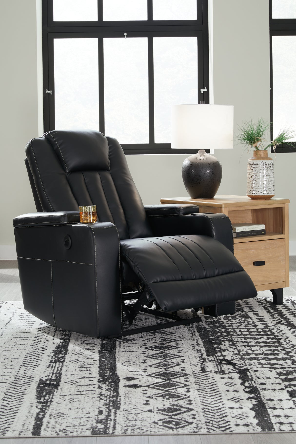 Center Black Point Recliner