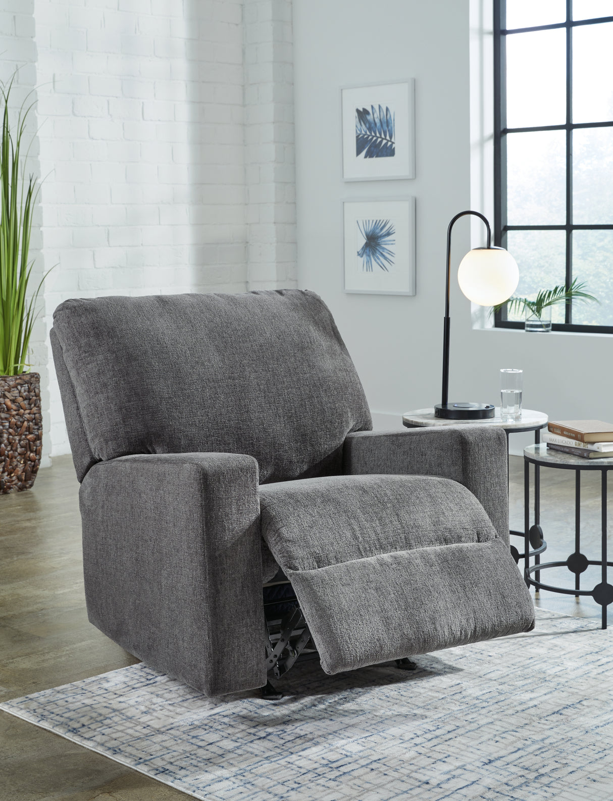 Rannis Pewter Recliner