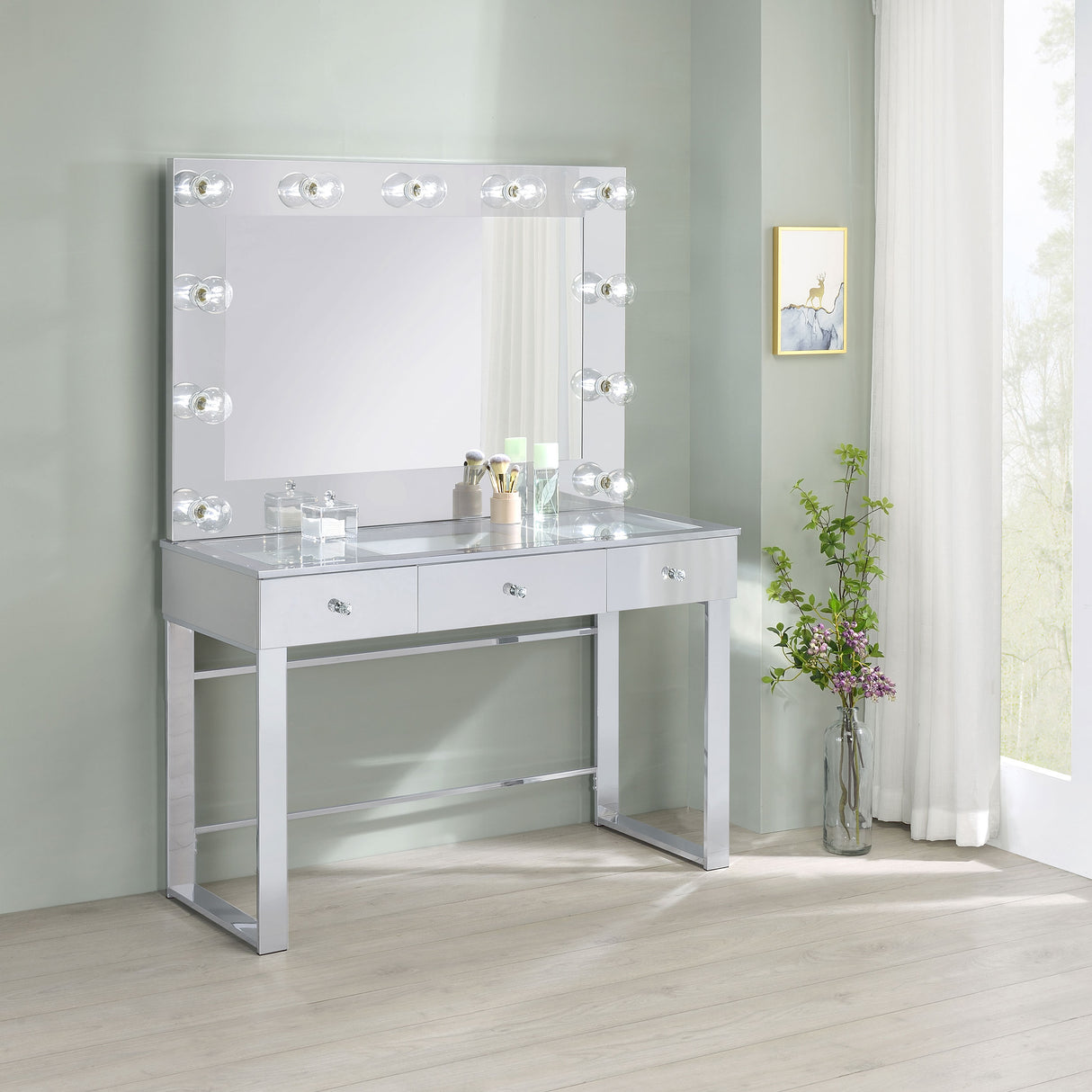 Umbridge Chrome 3-Drawer Vanity Set With Lighting And White