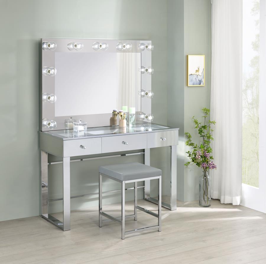 Umbridge Chrome 3-Drawer Vanity Set With Lighting And White