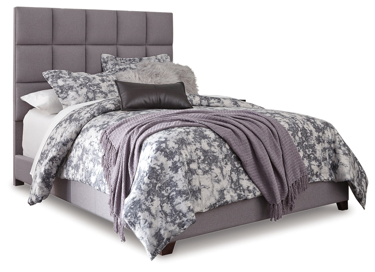 Dolante Gray Queen Upholstered Bed