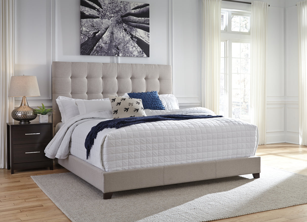 Dolante Beige King Upholstered Bed