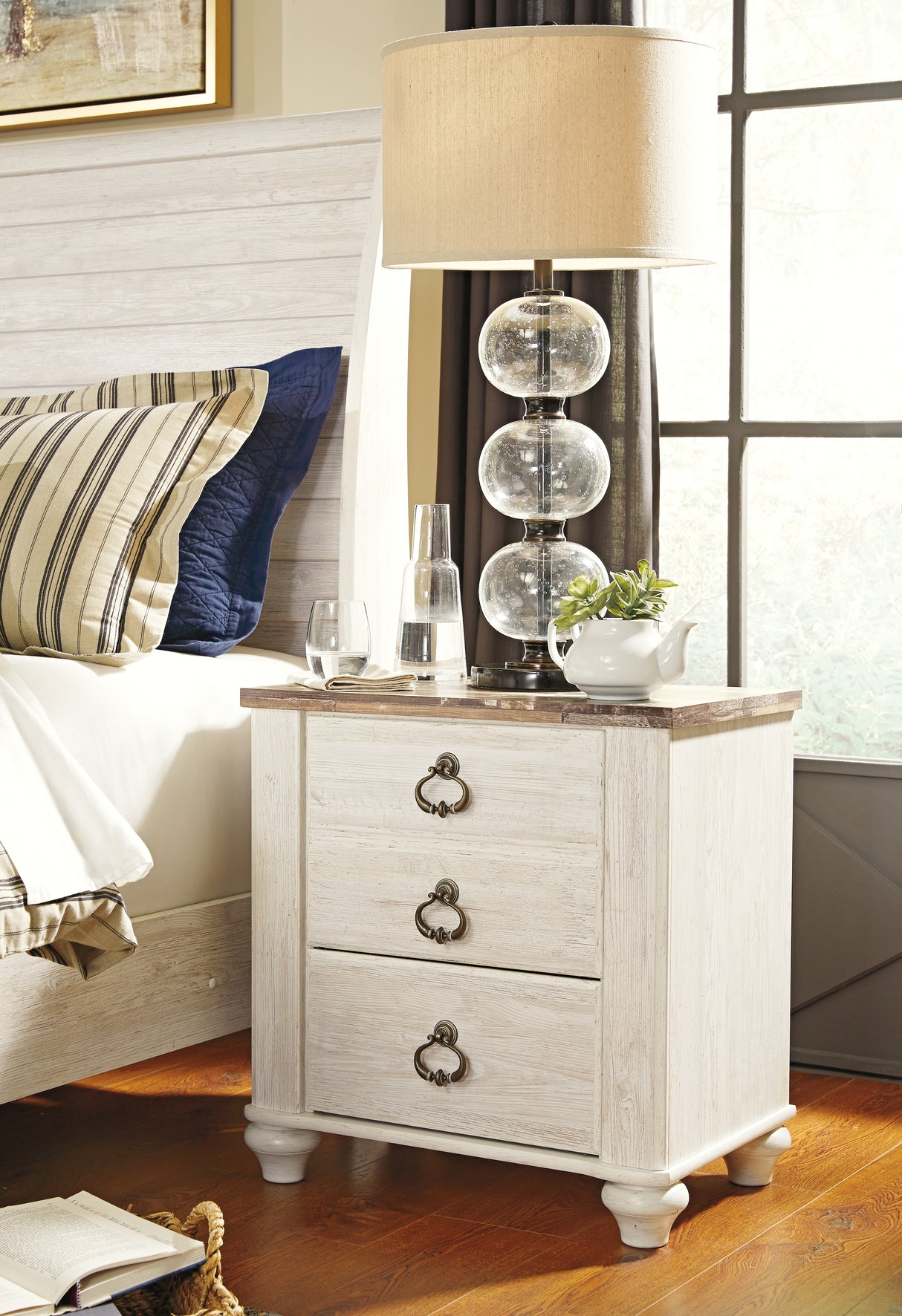 Willowton King Panel Bed, Dresser, Mirror, and Nightstand