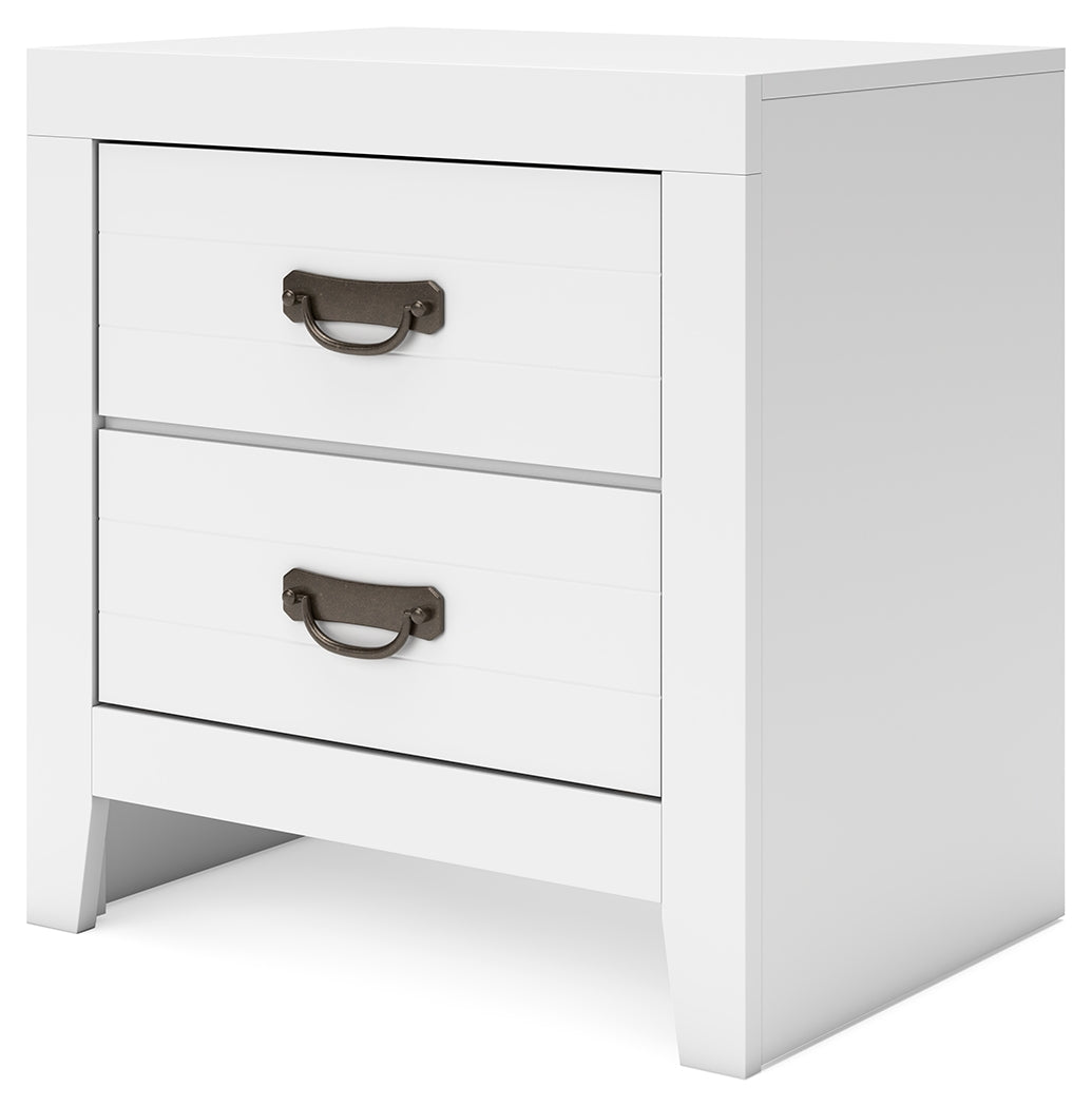 Binterglen White Nightstand