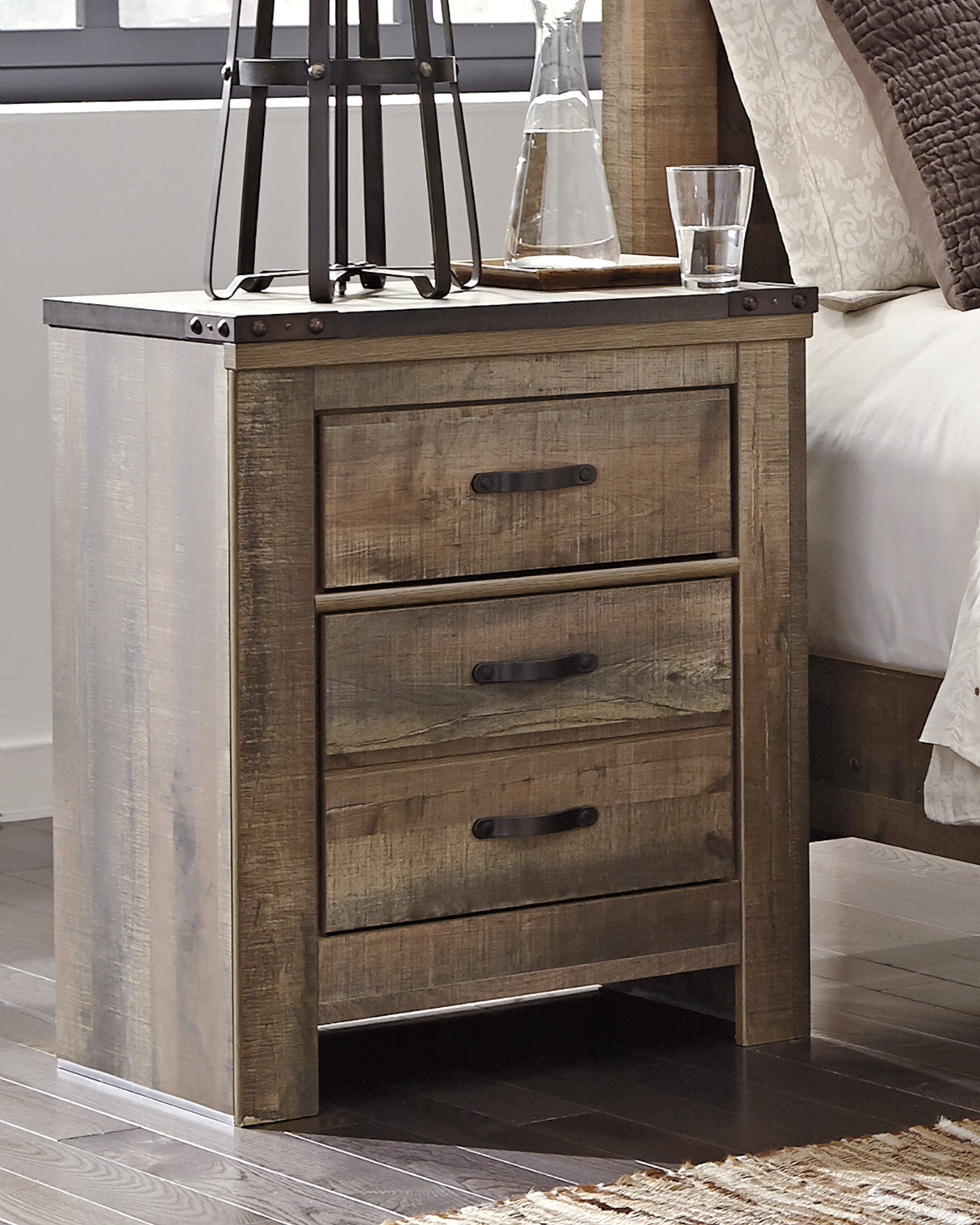 Trinell King Panel Bed, Dresser, Mirror and 2 Nightstands