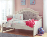 Realyn Chipped White Twin Day Bed