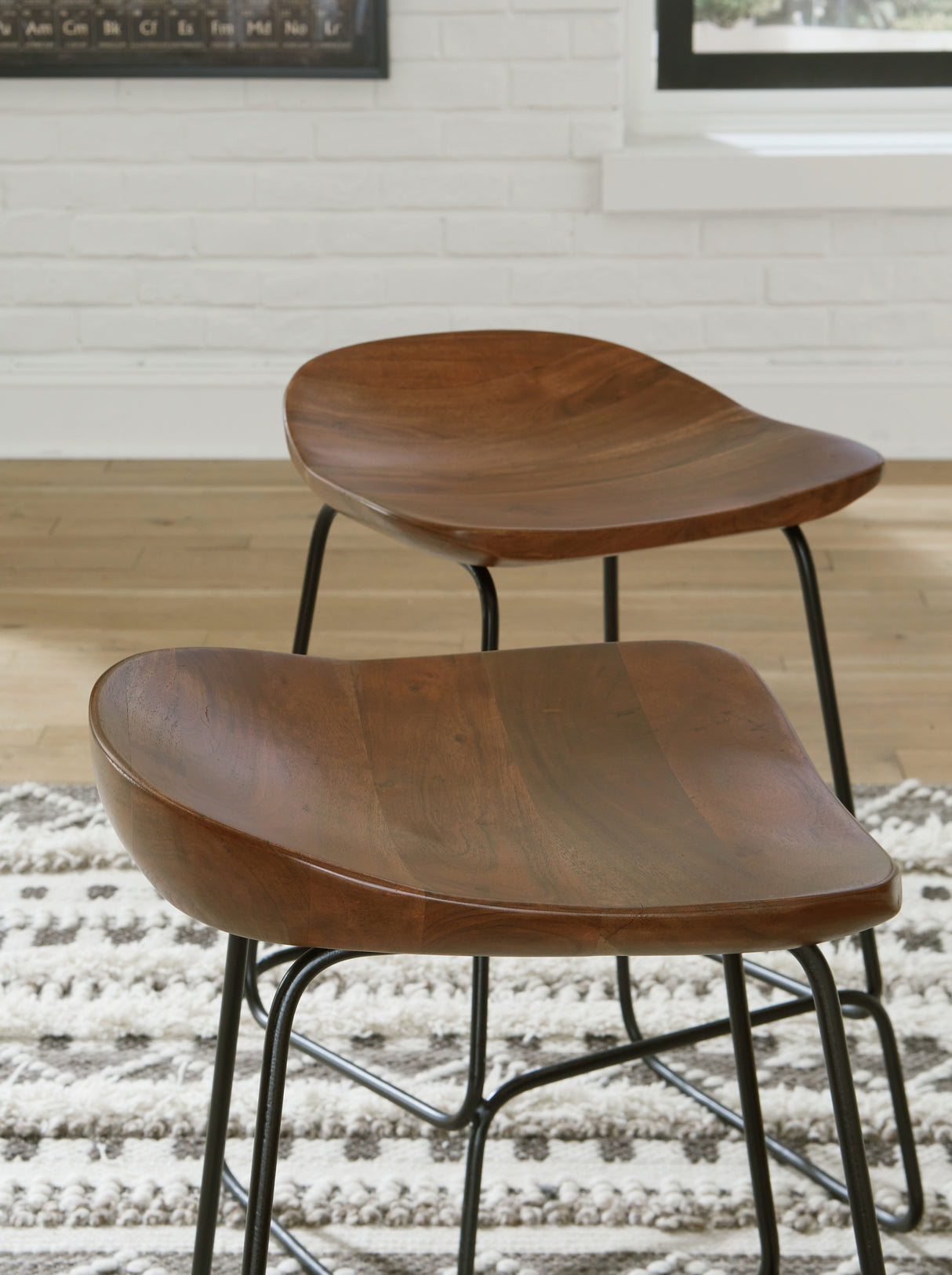 Wilinruck Brown/Black Counter Height Stool