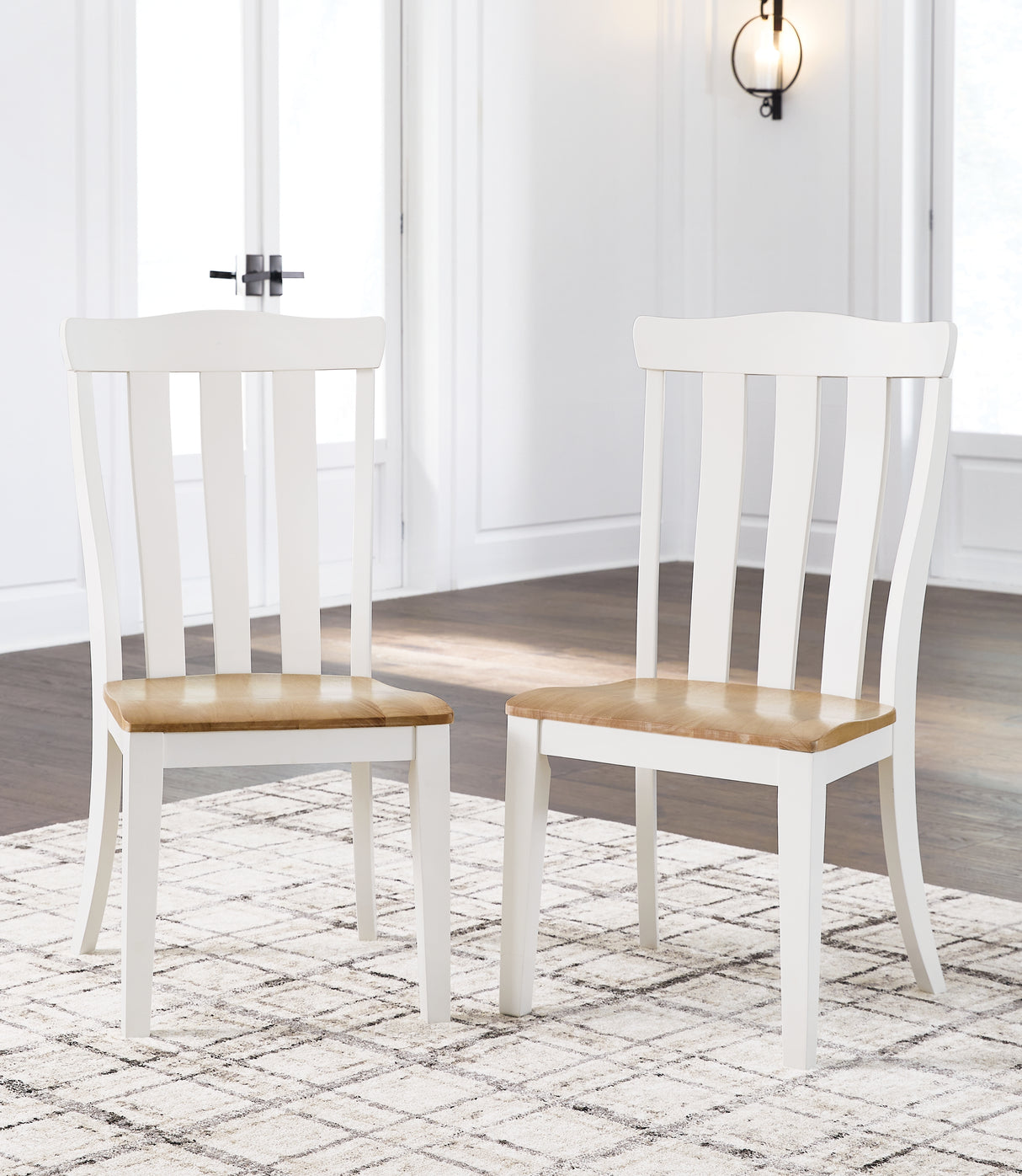 Ashbryn White/Natural Dining Chair