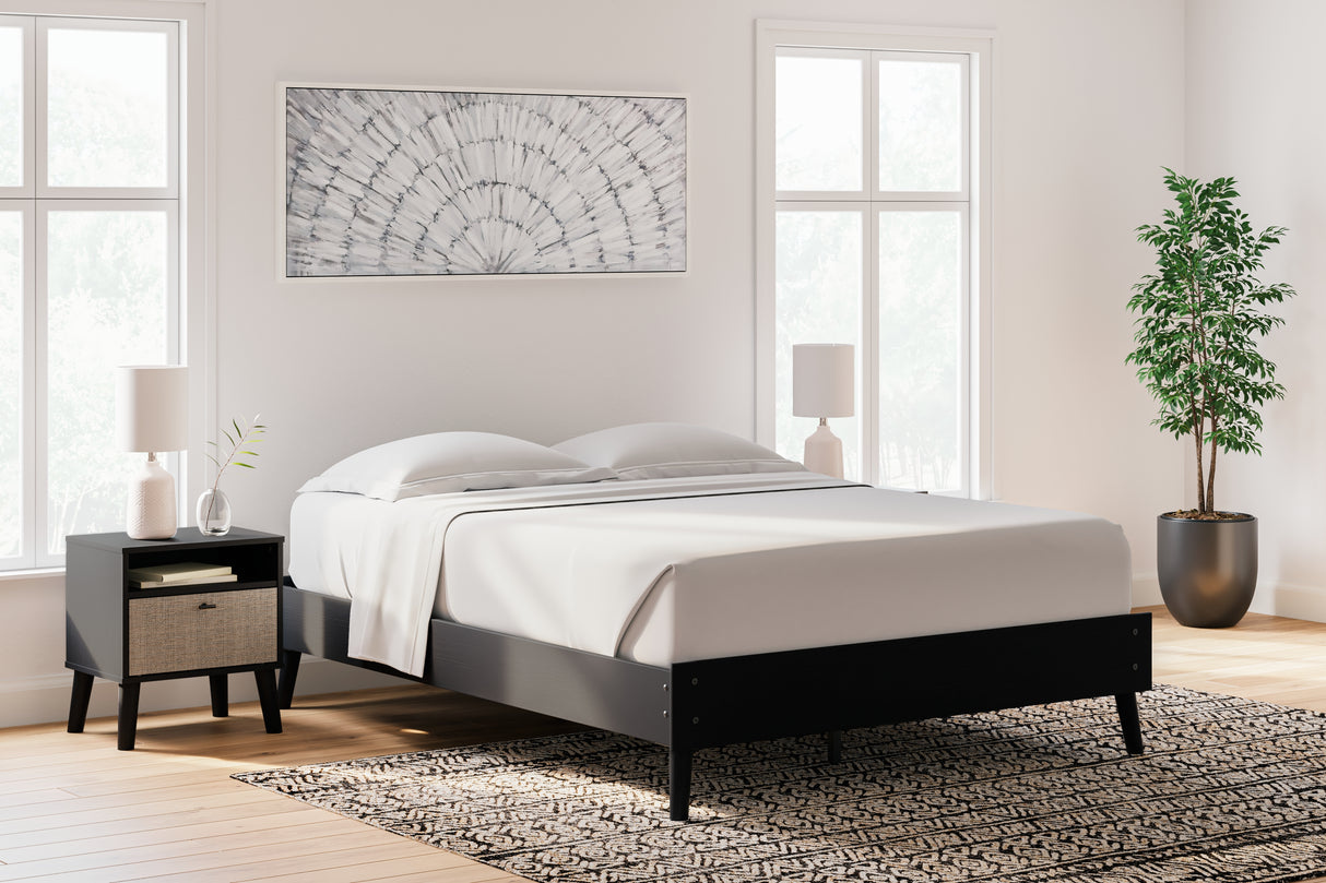 Charlang Black Queen Platform Bed