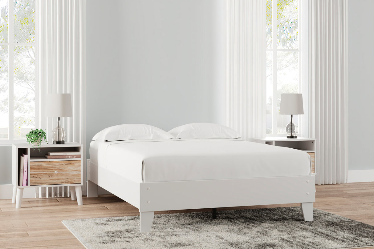 Piperton White Full Platform Bed