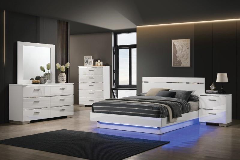 Erlach White/Chrome Bed