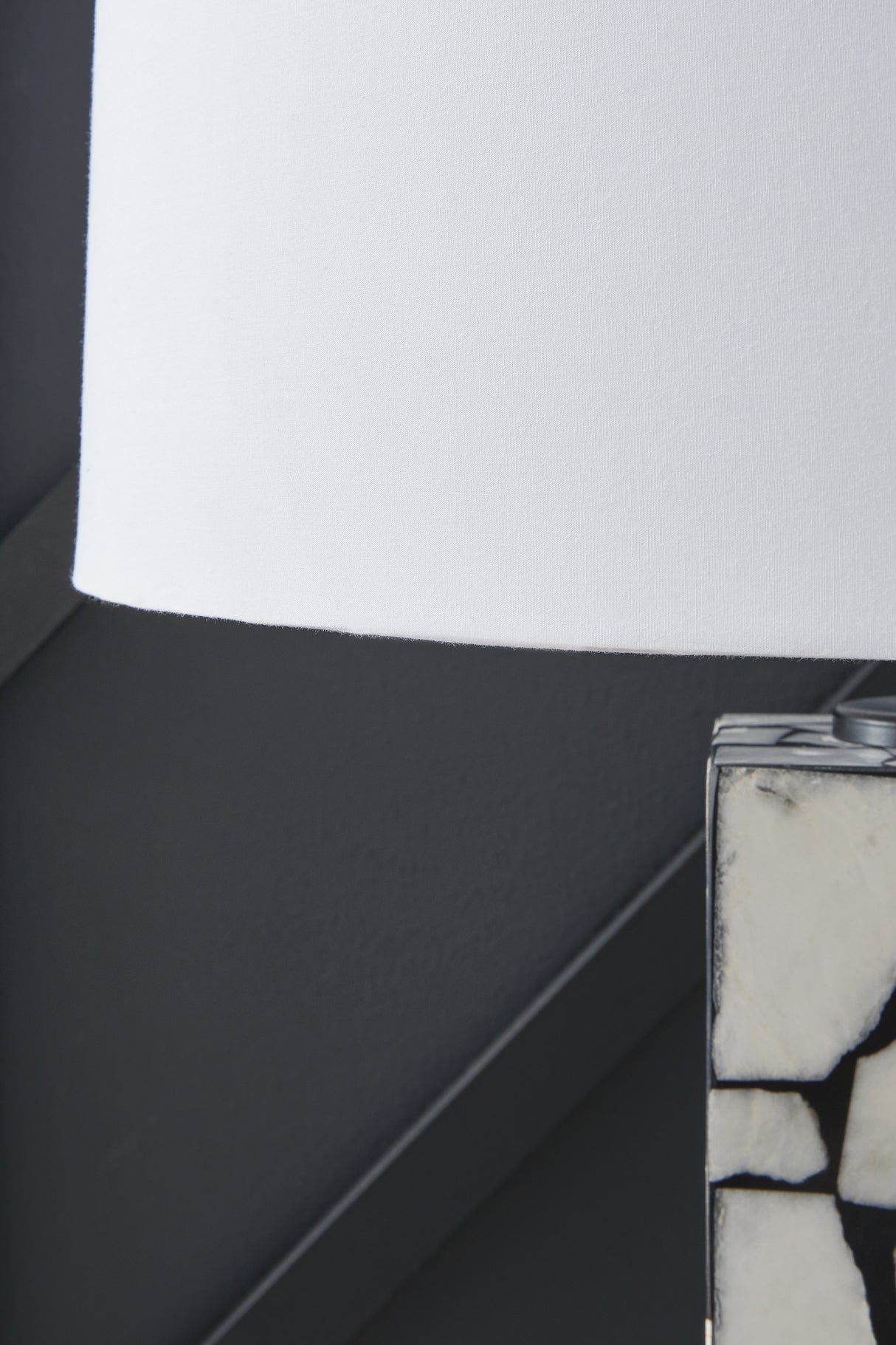 Macaria White/Black Table Lamp