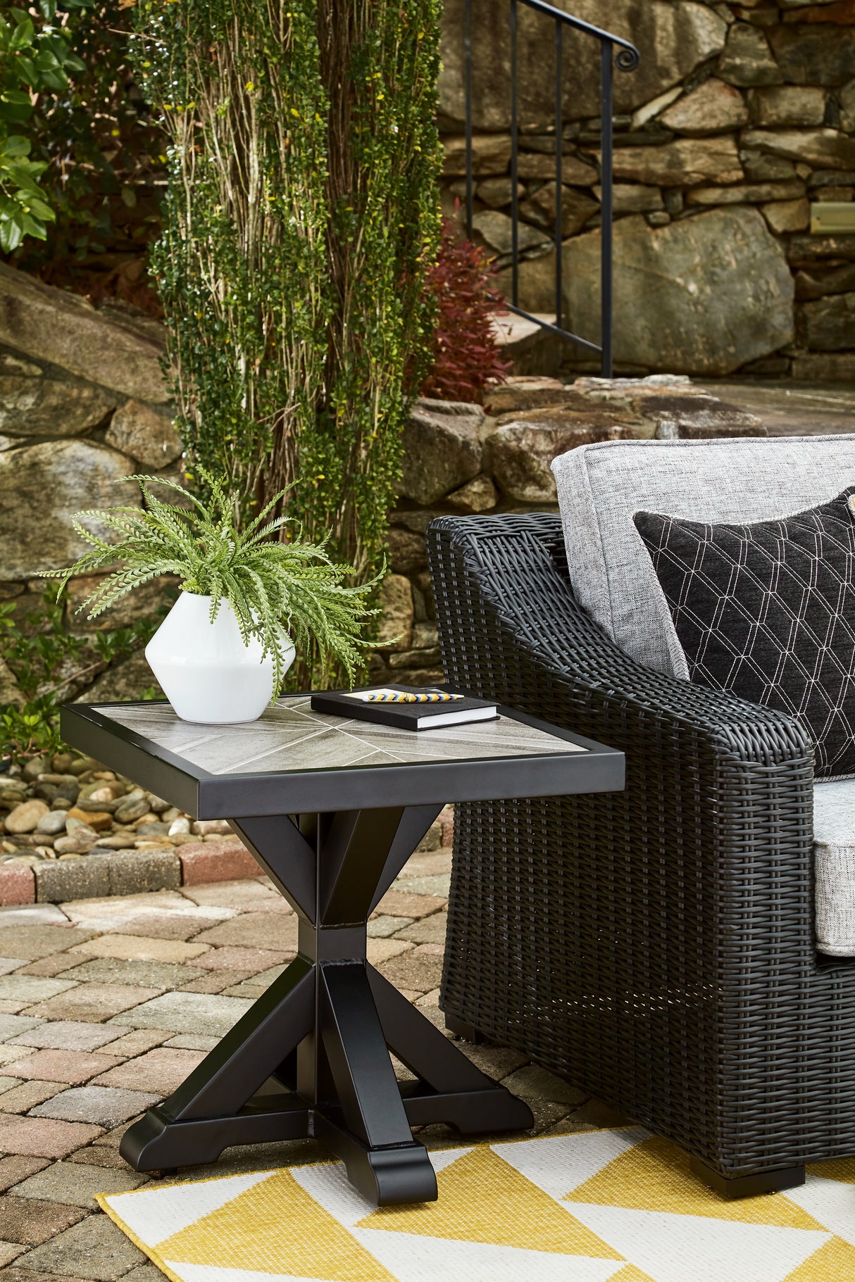 Beachcroft Black/Light Gray Outdoor End Table