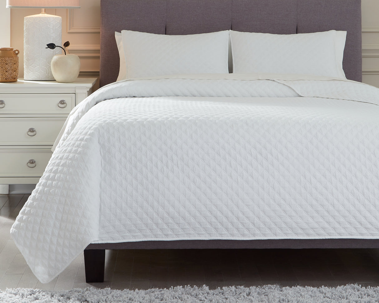 Ryter White Twin Coverlet Set