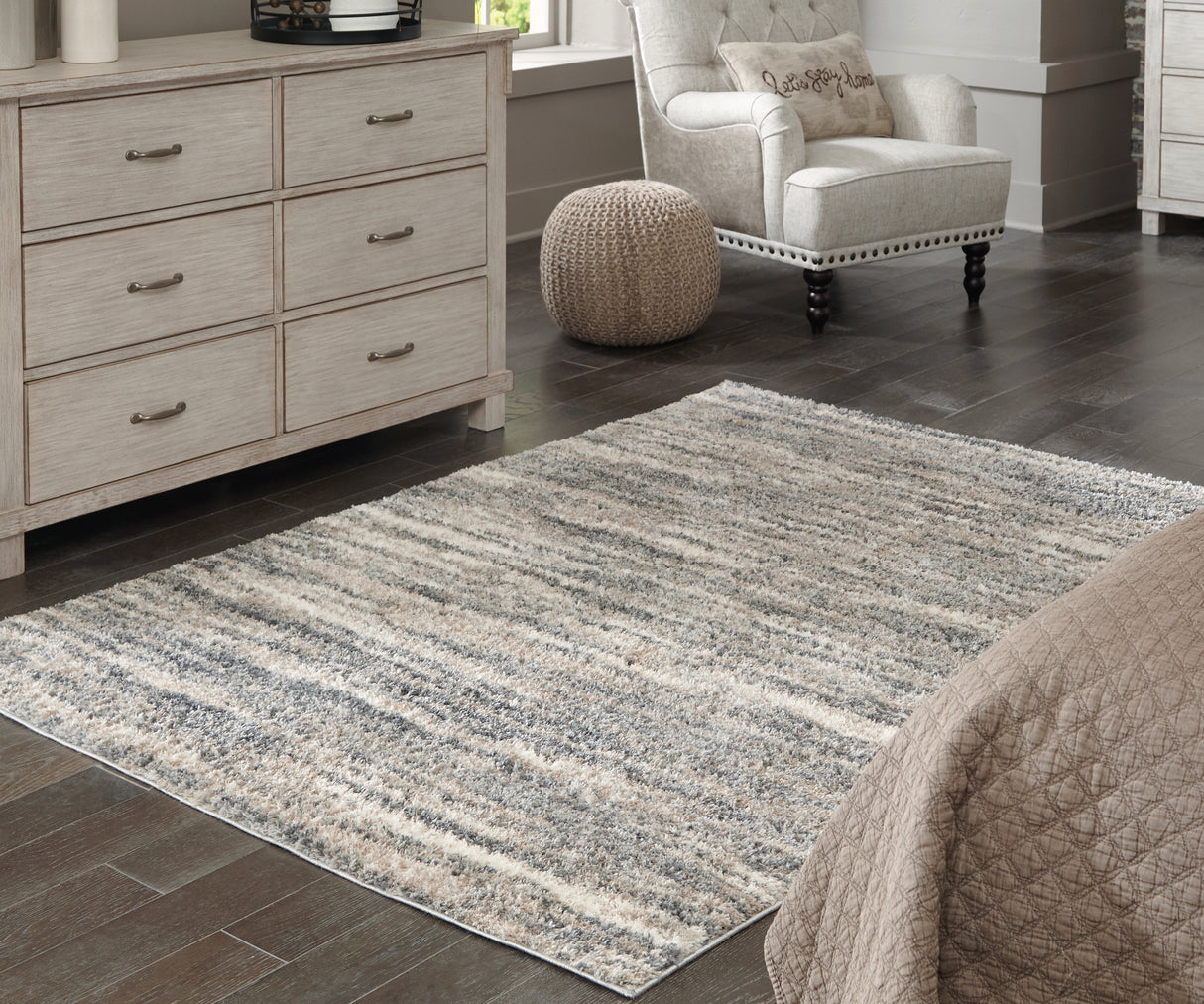 Gizela Ivory/Beige/Gray 5'3" X 7'3" Rug