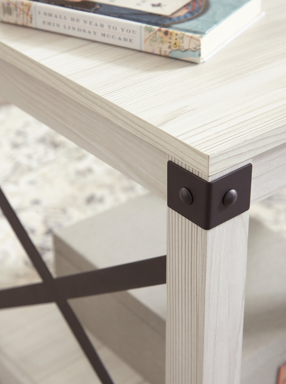 Bayflynn 2 End Tables