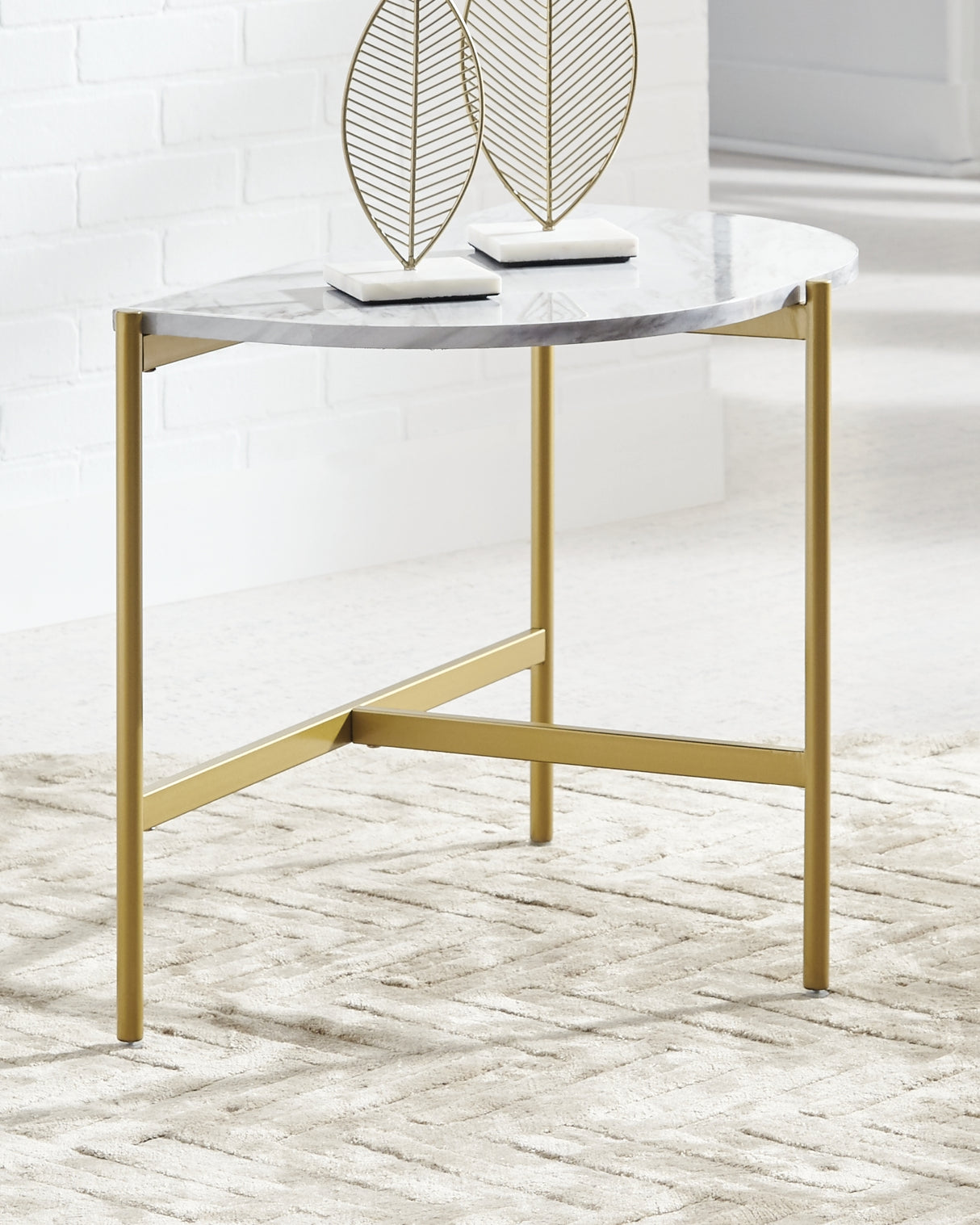 Wynora White/Gold Chairside End Table