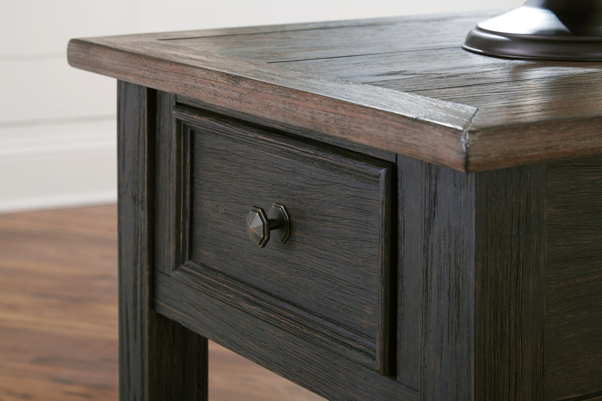 Tyler Grayish Brown/Black Creek End Table