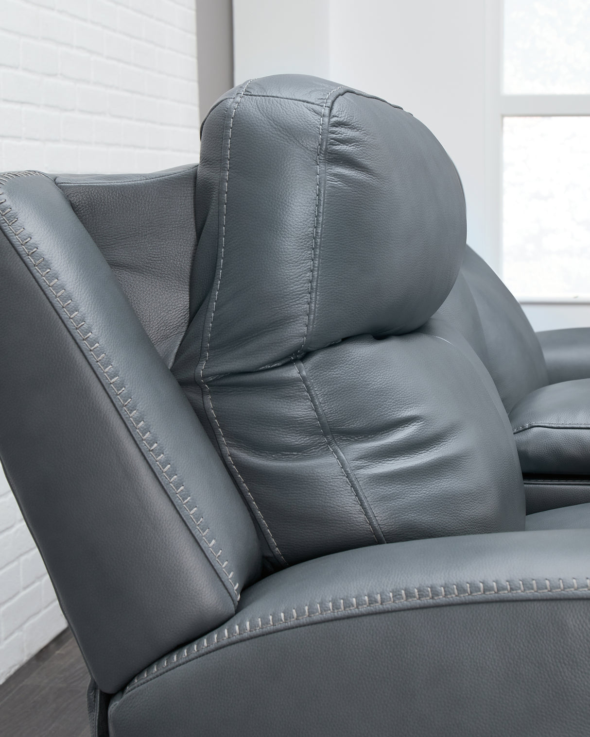 Mindanao Steel Power Reclining Loveseat With Console