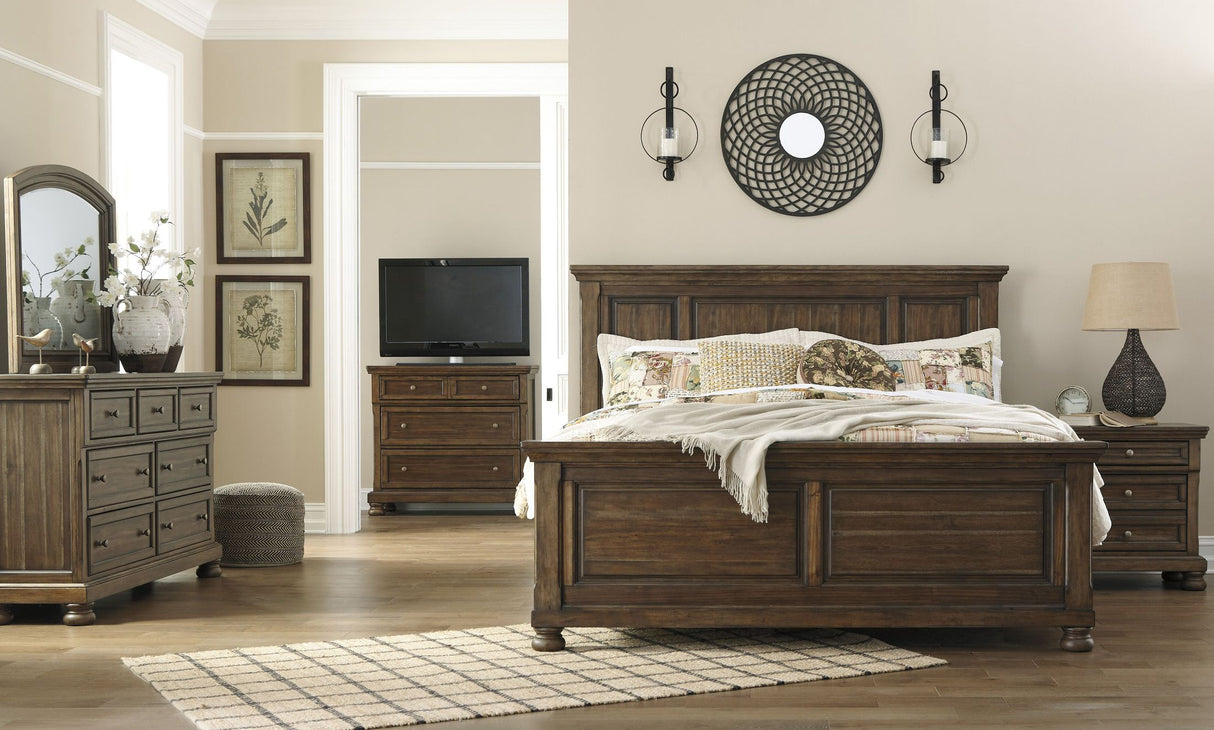 Flynnter Medium Brown Panel Bedroom Set