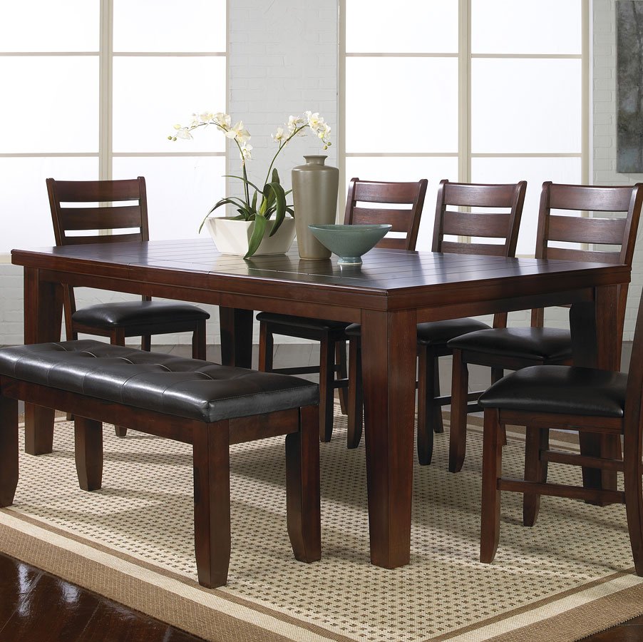 Bardtstown Extendable Dining Room Set