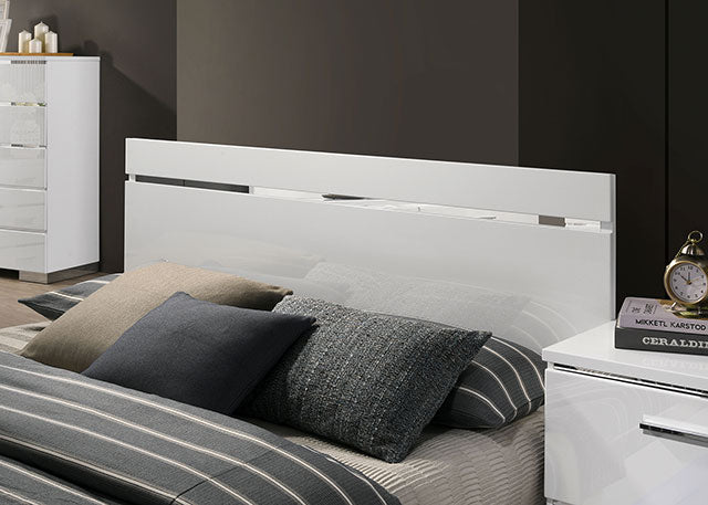 Erlach White/Chrome Bed