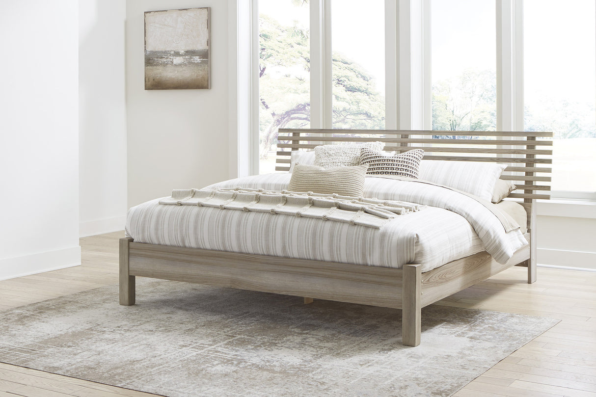 Hasbrick Tan Slat Panel Bedroom Set with Footboard