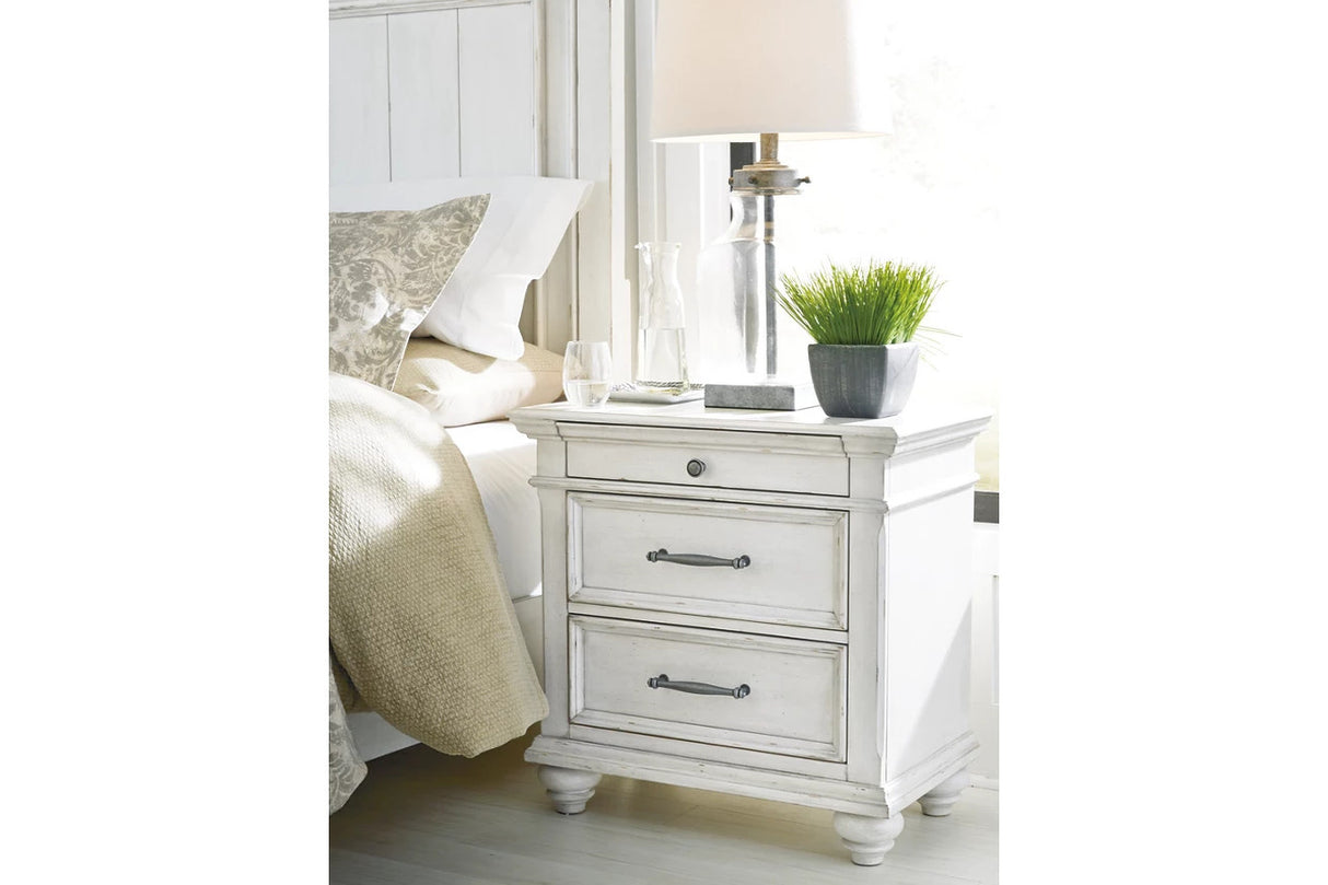 Kanwyn Bedroom Set In White Wash