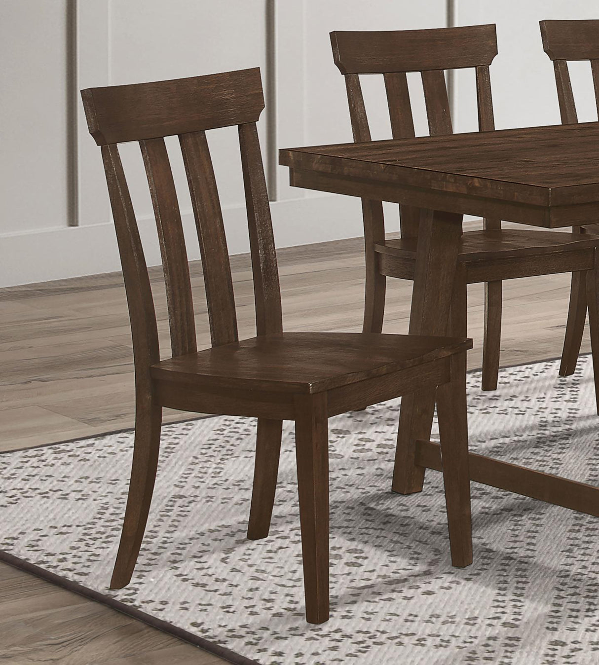 Reynolds Dining Room Set In Brown Oak