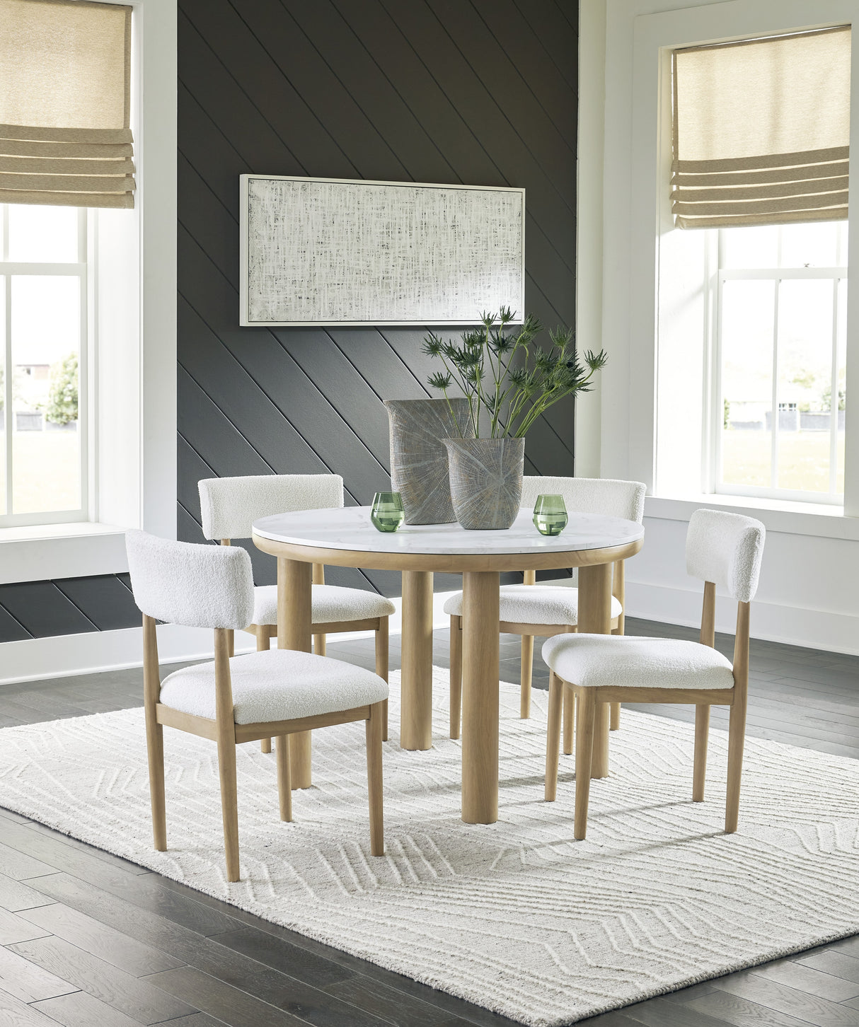 Sawdyn Dining Room Set In Light Brown