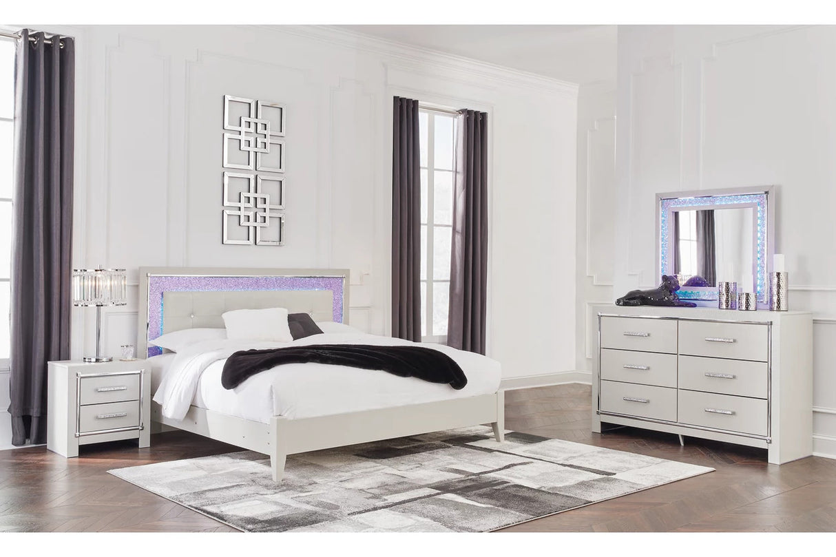 Zyniden Bedroom Set In Silver